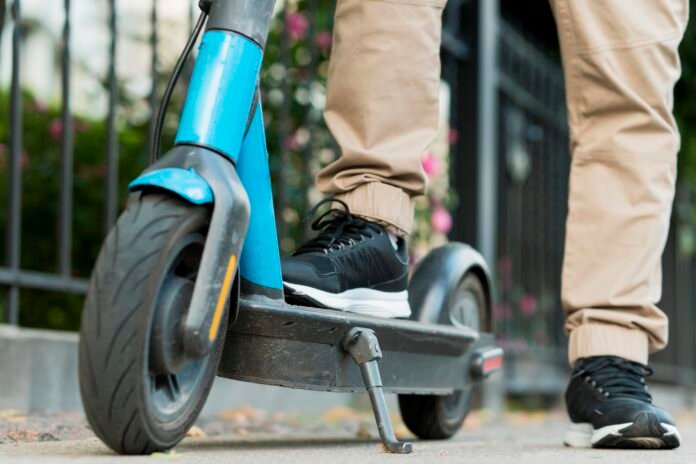 Madrid dice adiós a los patinetes eléctricos de alquiler