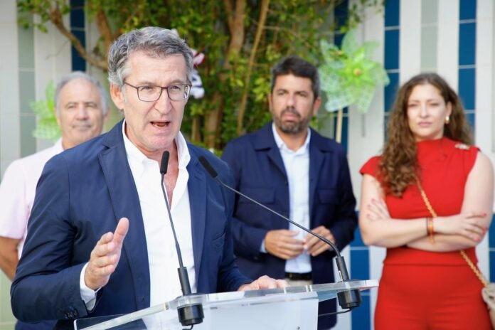 Alberto Núñez Feijóo, líder del PP, anuncia nueva Ley de Conciliación en rueda de prensa