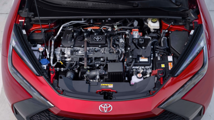 Descubre cómo los motores Toyota, desde los eficientes de combustión hasta los revolucionarios híbridos, han transformado la industria automotriz.