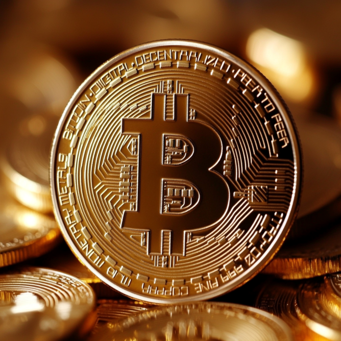 Bitcoin sube mientras las bolsas alcanzan máximos históricos. ¿Qué esperar en los próximos meses? Descubre lo que los expertos prevén para los mercados.